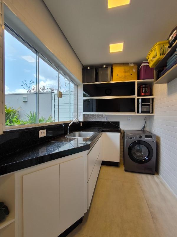 Casa em condomínio à venda no bairro Parque Residencial Roland: LAVANDERIA