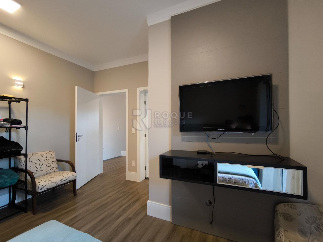 Casa em condomínio à venda no bairro Parque Residencial Roland: SUÍTE