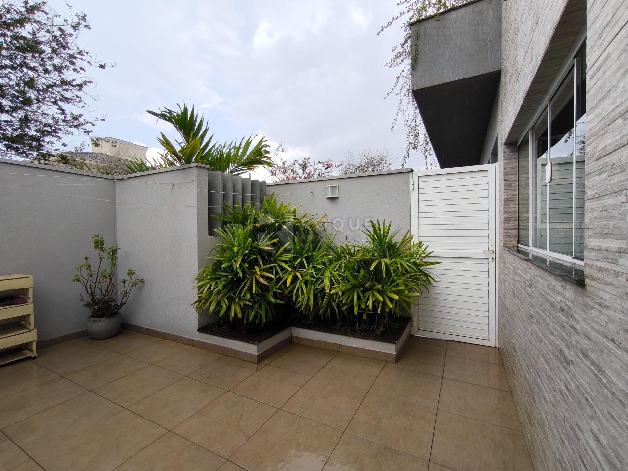 Casa em condomínio à venda no bairro Parque Residencial Roland: ÁREA DE VARAL