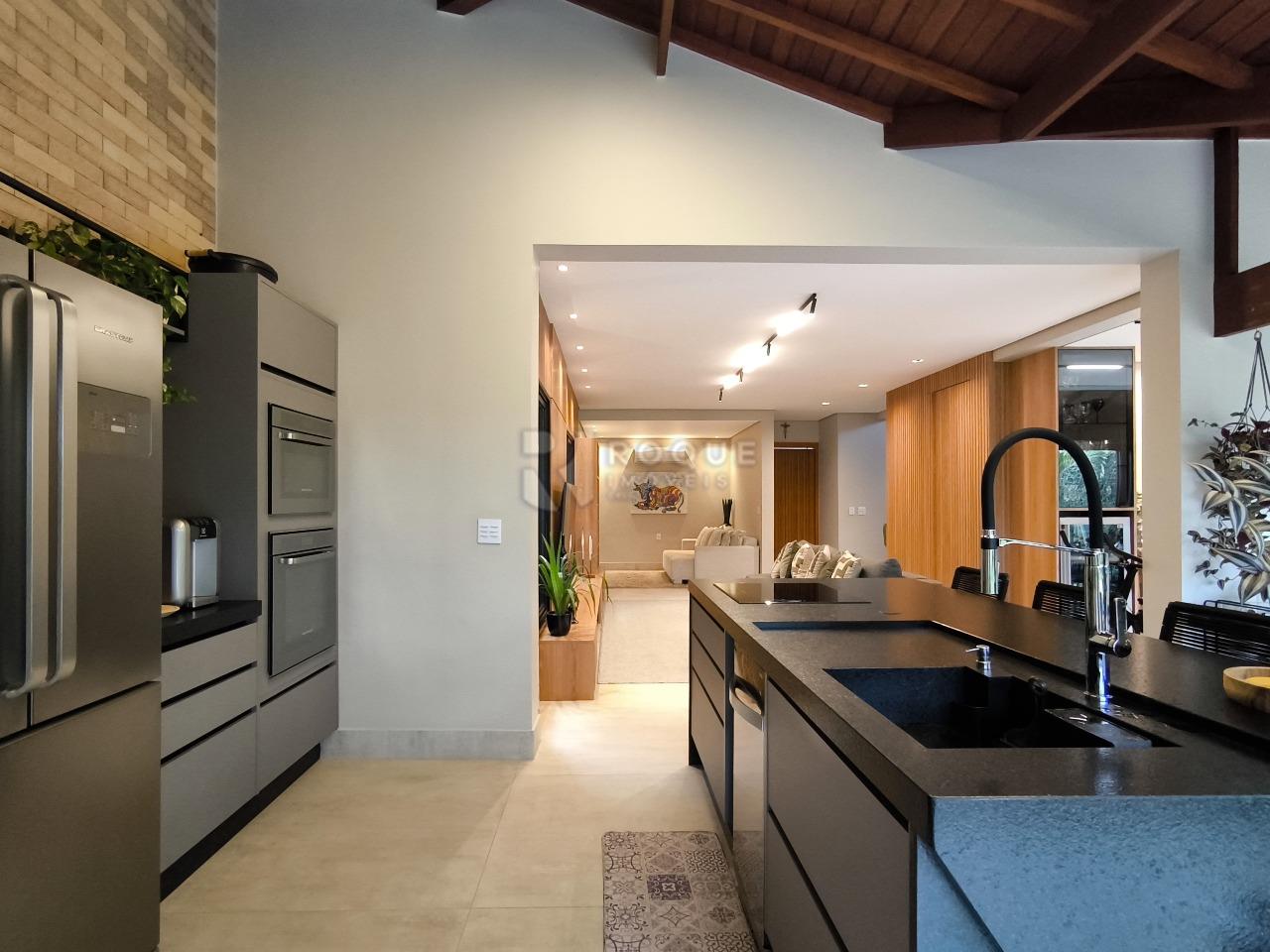 Casa em condomínio à venda no bairro Parque Residencial Roland: COZINHA