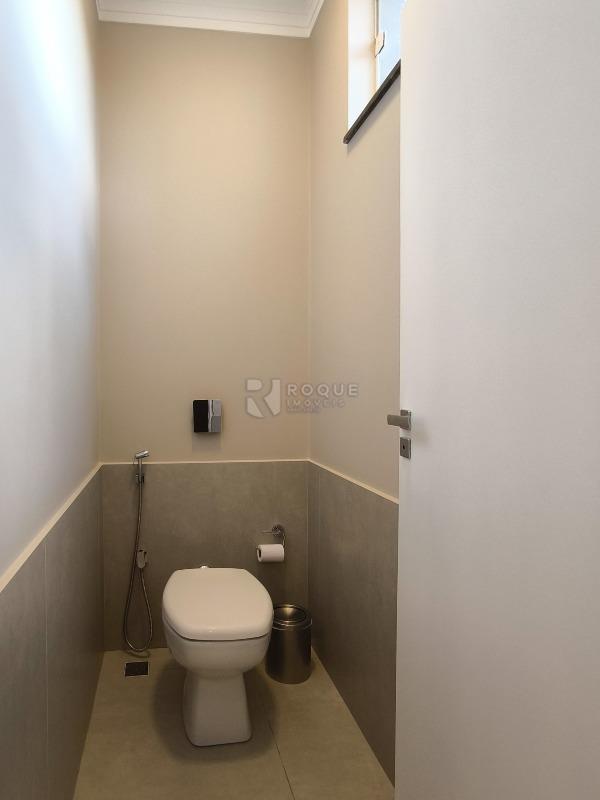 Casa em condomínio à venda no bairro Parque Residencial Roland: WC SUÍTE