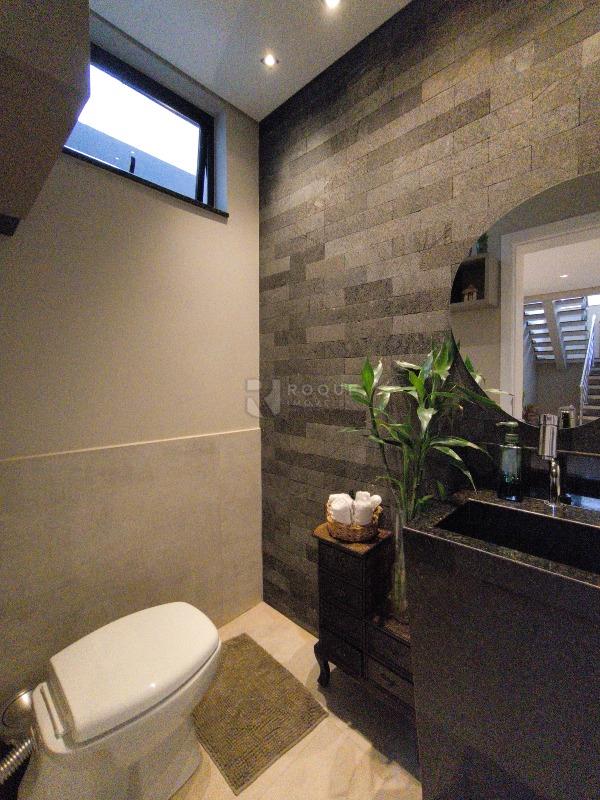 Casa em condomínio à venda no bairro Parque Residencial Roland: LAVABO