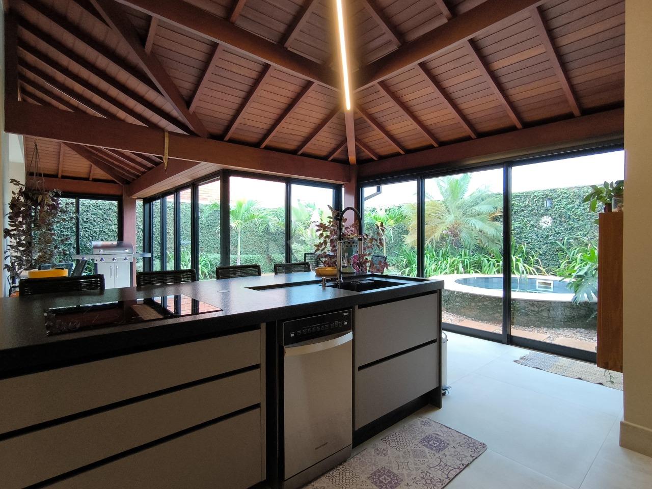 Casa em condomínio à venda no bairro Parque Residencial Roland: COZINHA