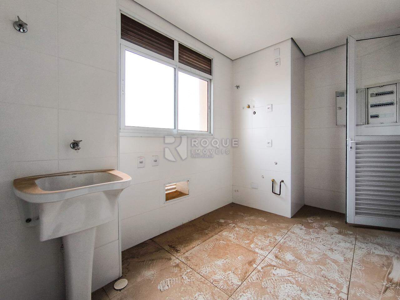 Apartamento à venda no bairro Jardim Florença: LAVANDERIA