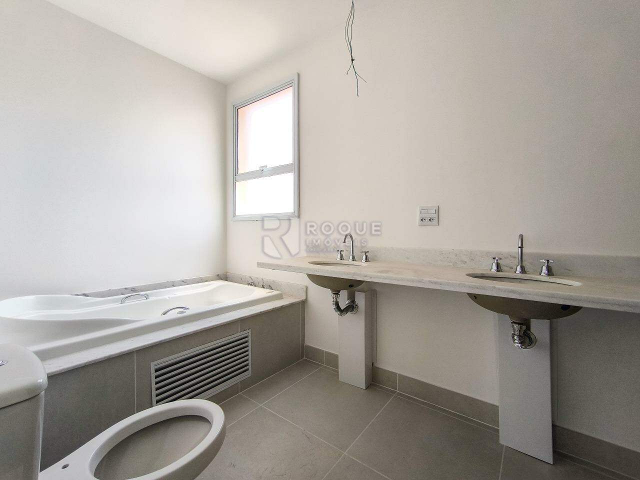 Apartamento à venda no bairro Jardim Aquárius: WC SUÍTE MASTER