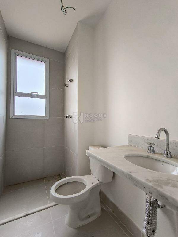 Apartamento à venda no bairro Jardim Aquárius: WC SUÍTE 2