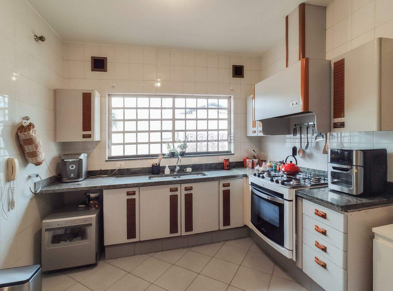 Casa Comercial à venda no bairro Vila São Geraldo: Cozinha 