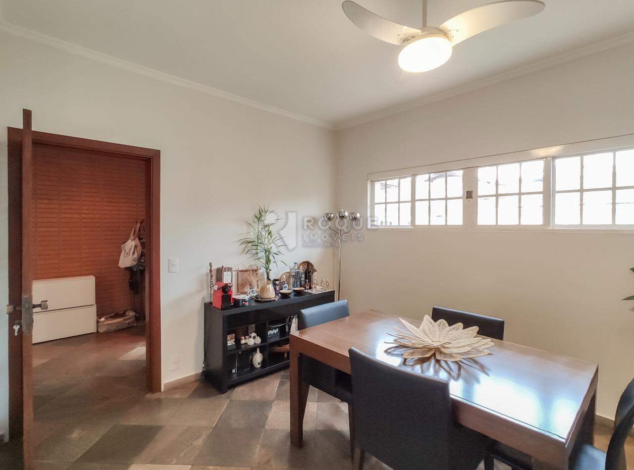 Casa Comercial à venda no bairro Vila São Geraldo: Sala de jantar 