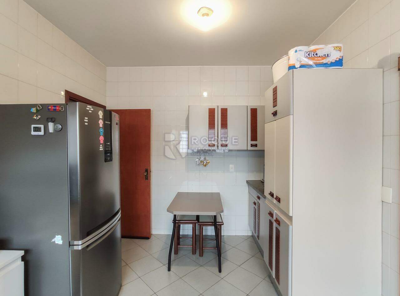 Casa Comercial à venda no bairro Vila São Geraldo: Cozinha 