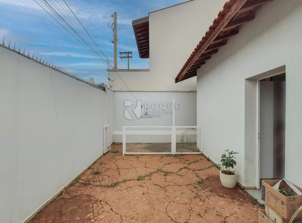 Casa Comercial à venda no bairro Vila São Geraldo: Área externa 