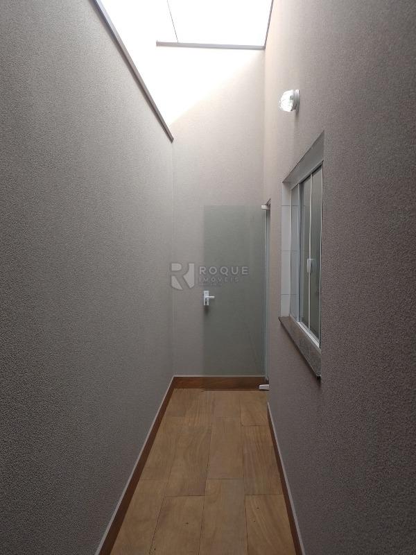 Casa Residencial à venda no bairro Jardim Santa Adélia: Corredor externo
