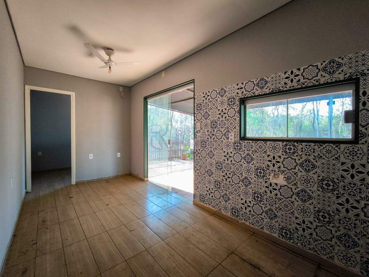 Chácara à venda no bairro Bairro da Graminha: SALA CASA DO CASEIRO