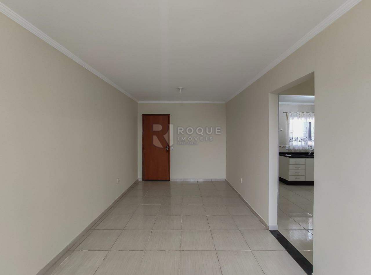 Apartamento para aluguel no bairro Vila Claudia: Sala 
