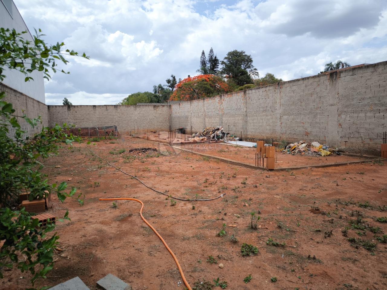 Terreno à venda no bairro Jardim Bela Vista: 