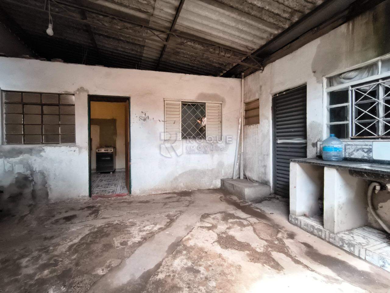 Casa Residencial à venda no bairro Parque Residencial Abílio Pedro: ÁREA DE SERVIÇO