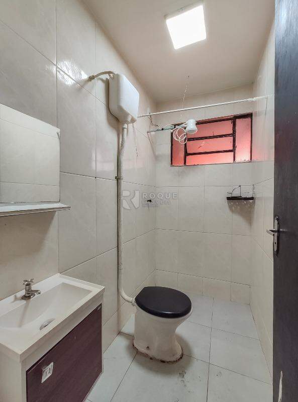 Casa Residencial à venda no bairro Conjunto Habitacional Santa Luzia: WC social 