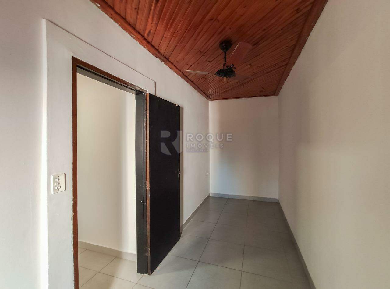 Casa Residencial à venda no bairro Conjunto Habitacional Santa Luzia: Dormitório 2