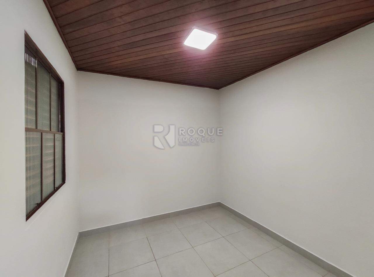 Casa Residencial à venda no bairro Conjunto Habitacional Santa Luzia: Dormitório 1