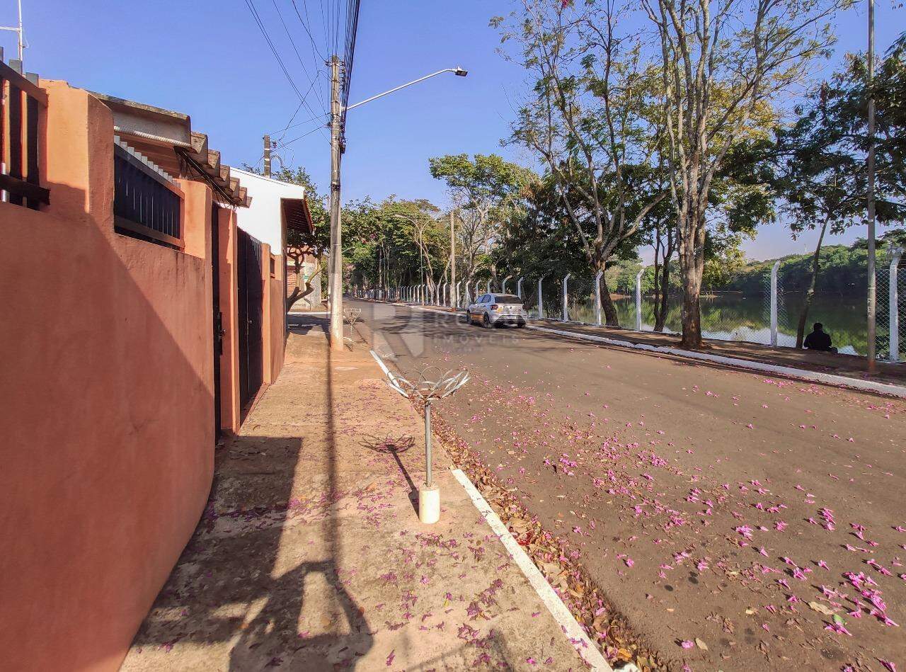 Casa Residencial à venda no bairro Conjunto Habitacional Santa Luzia: Área da frente 