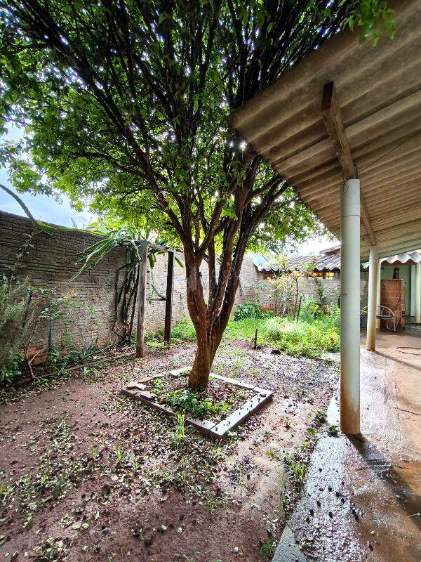 Casa Residencial à venda no bairro Jardim Nossa Senhora de Fátima: QUINTAL CASA 2