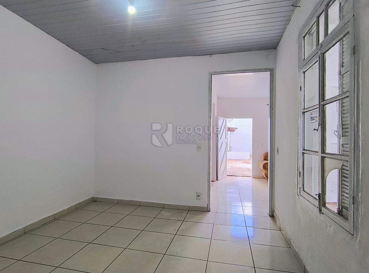 Casa Comercial para aluguel no bairro Centro: Dormitório 01