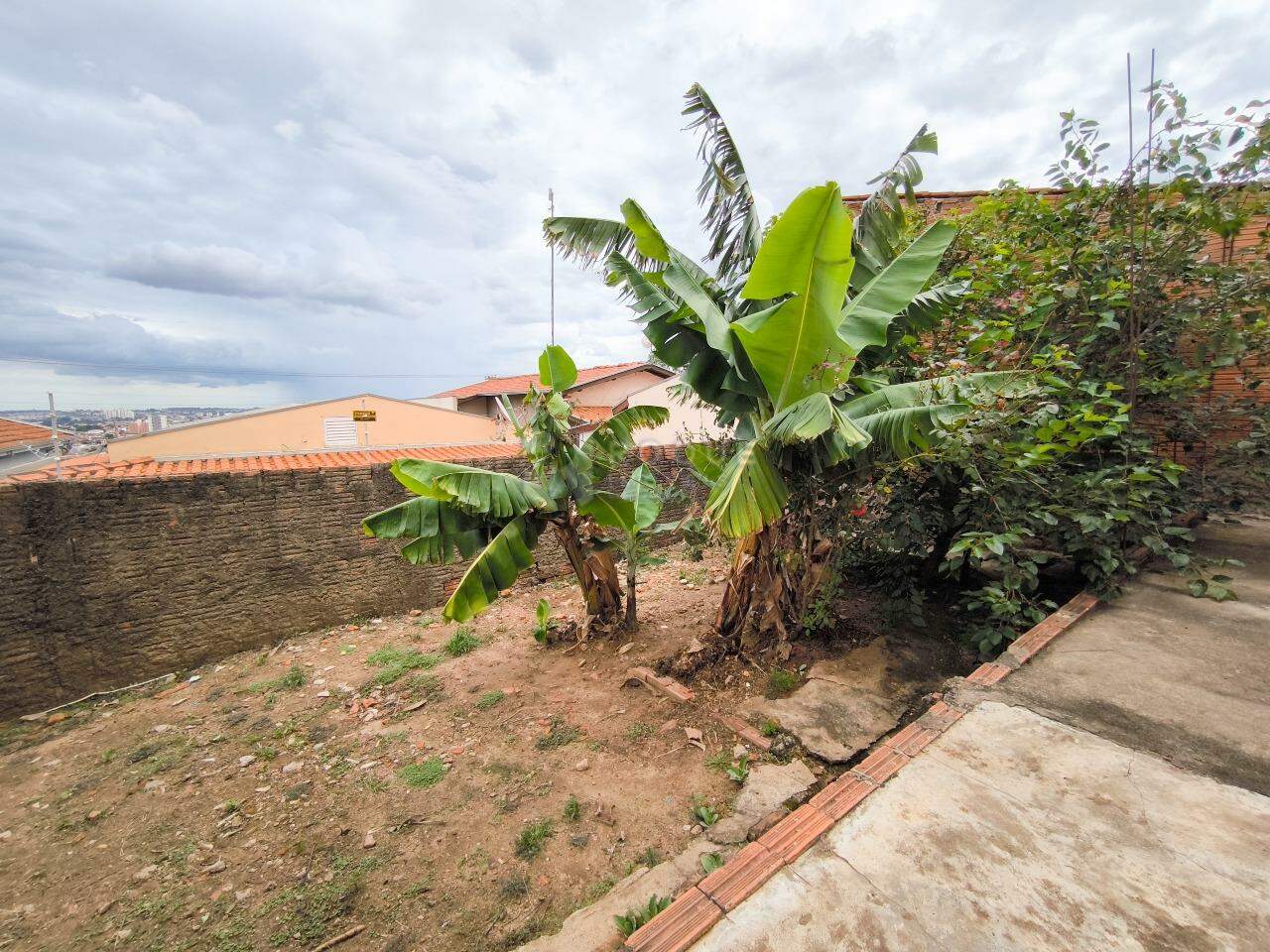 Casa Residencial à venda no bairro Jardim Planalto: QUINTAL