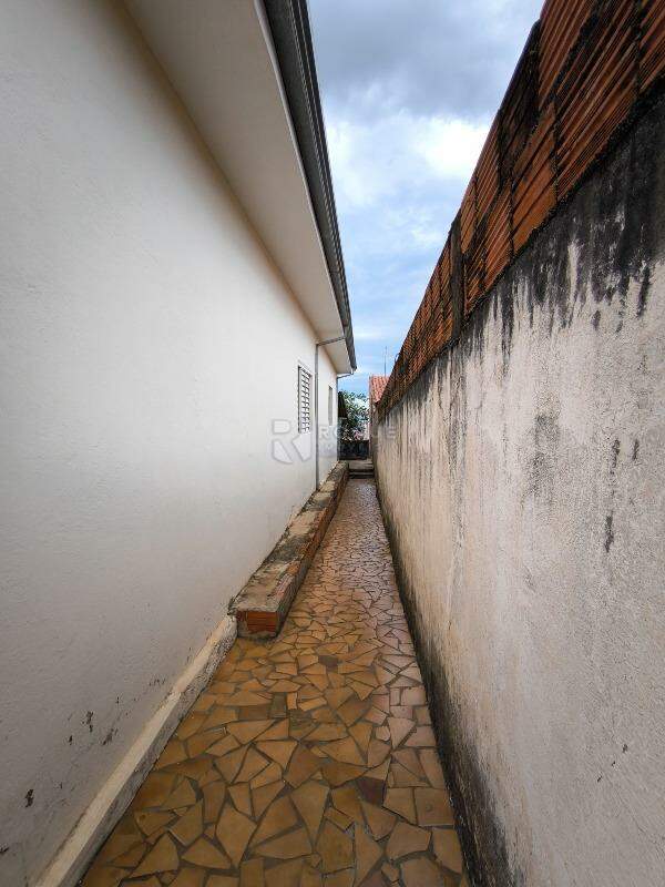 Casa Residencial à venda no bairro Jardim Planalto: LATERAL EXTERNA