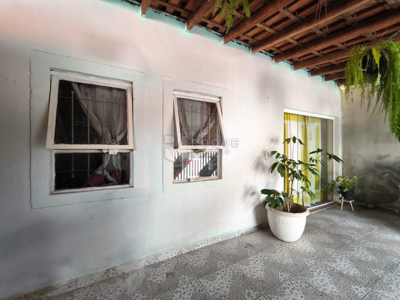 Casa Residencial à venda no bairro Jardim Vista Alegre: FRENTE