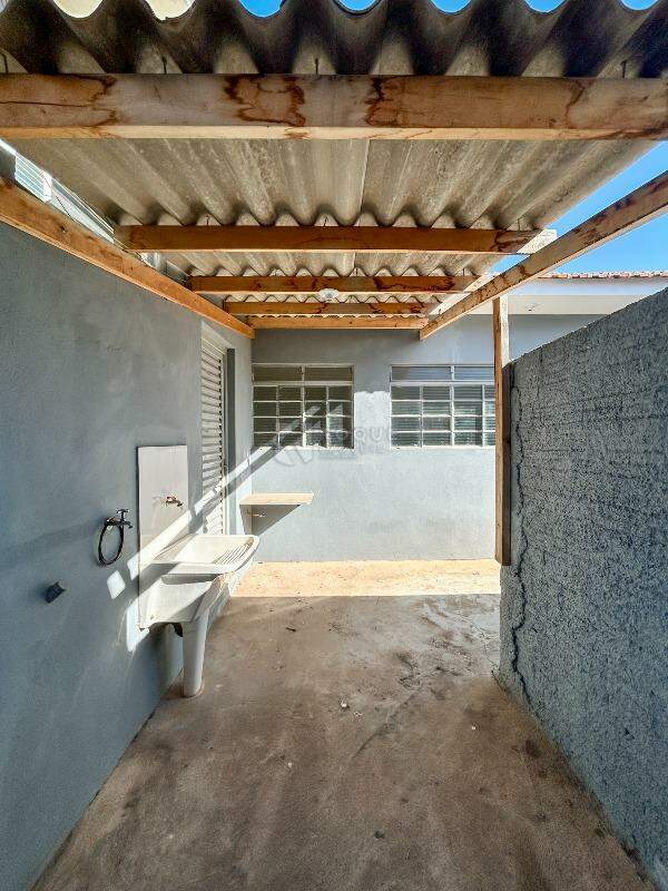 Casa Residencial para aluguel no bairro Jardim São Simão: Área de serviço 