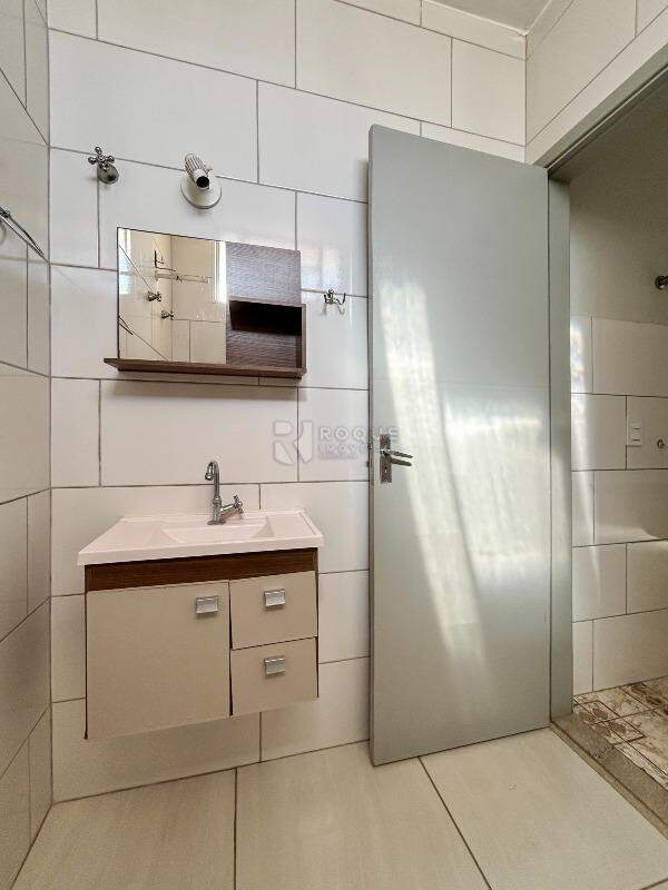 Casa Residencial para aluguel no bairro Jardim São Simão: WC Social