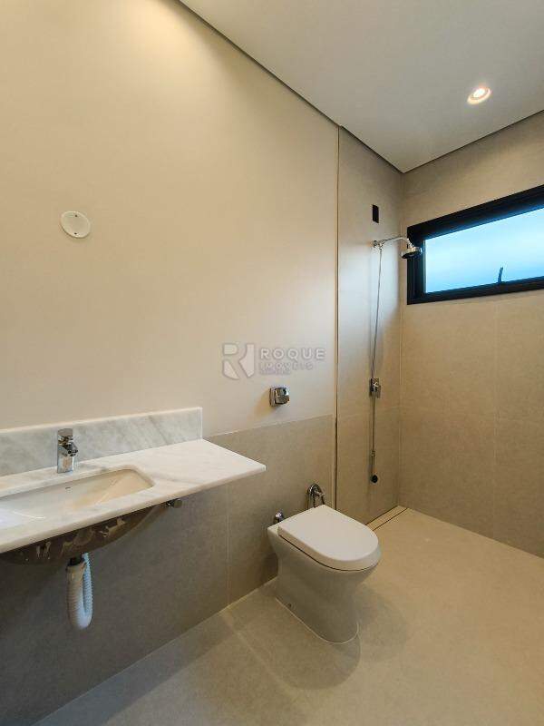 Casa em condomínio à venda no bairro Residencial Ilha de Bali: WC SUÍTE 1