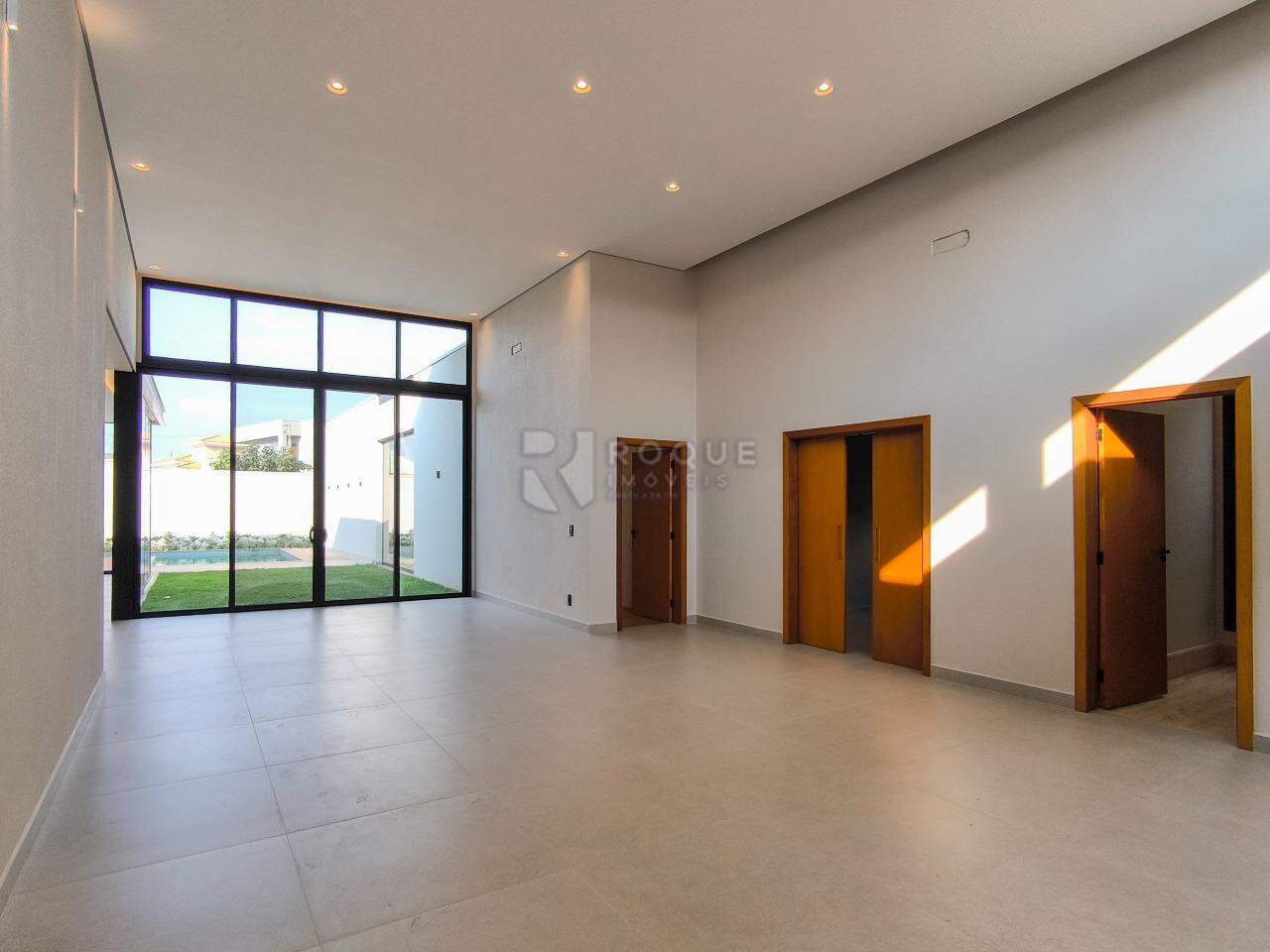 Casa em condomínio à venda no bairro Residencial Ilha de Bali: SALA DE ESTAR