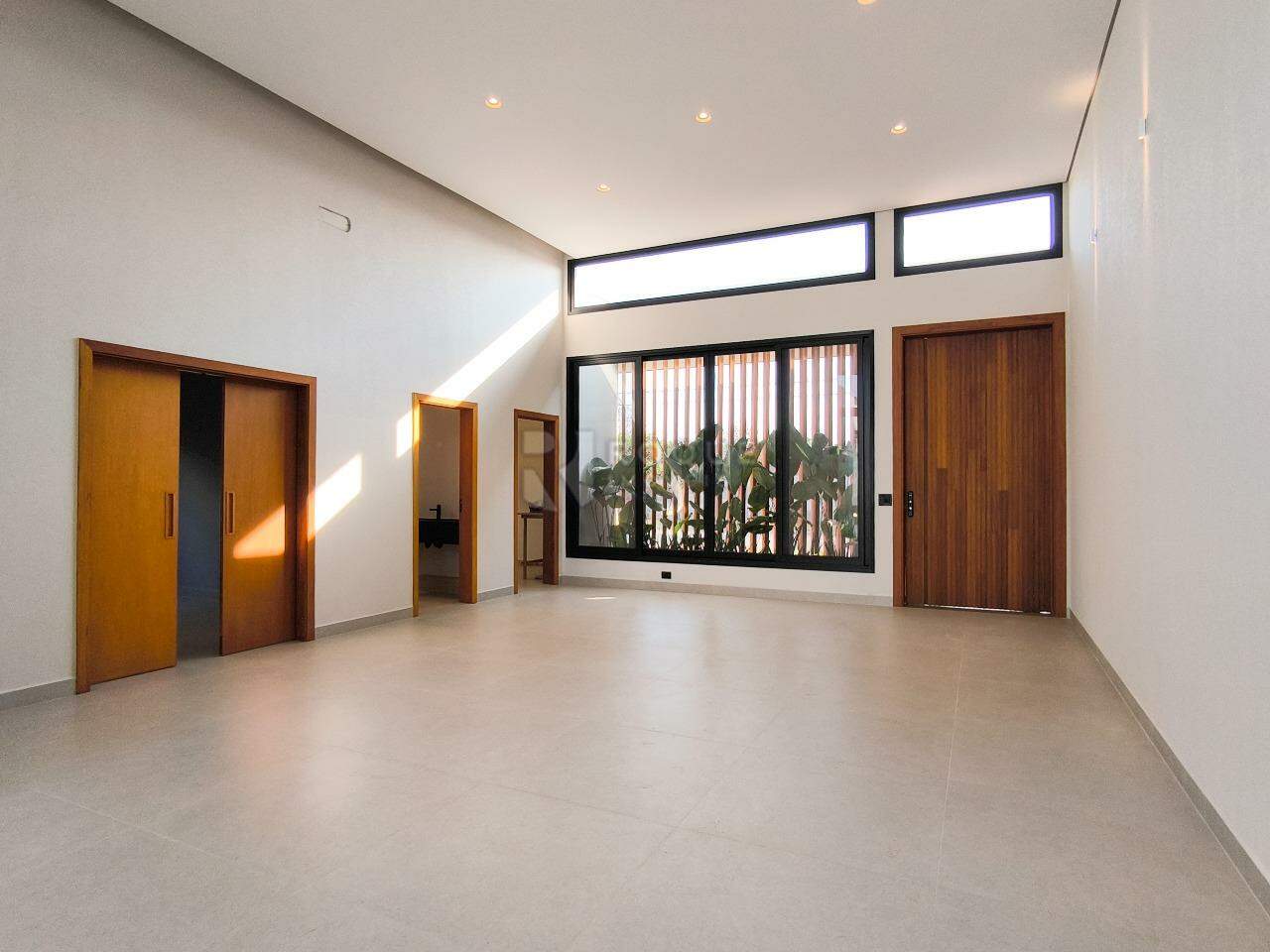 Casa em condomínio à venda no bairro Residencial Ilha de Bali: SALA DE ESTAR