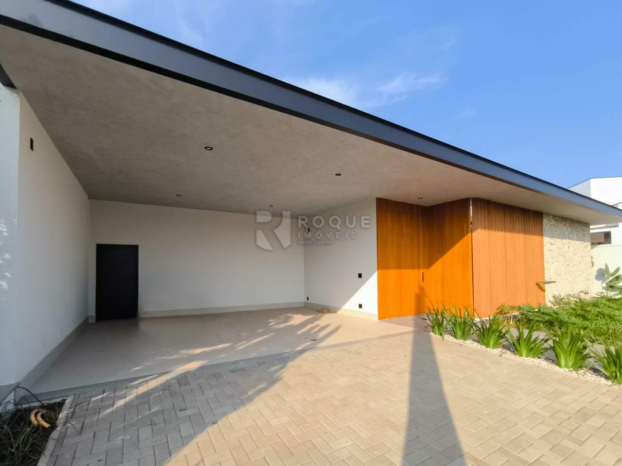 Casa em condomínio à venda no bairro Residencial Ilha de Bali: GARAGEM