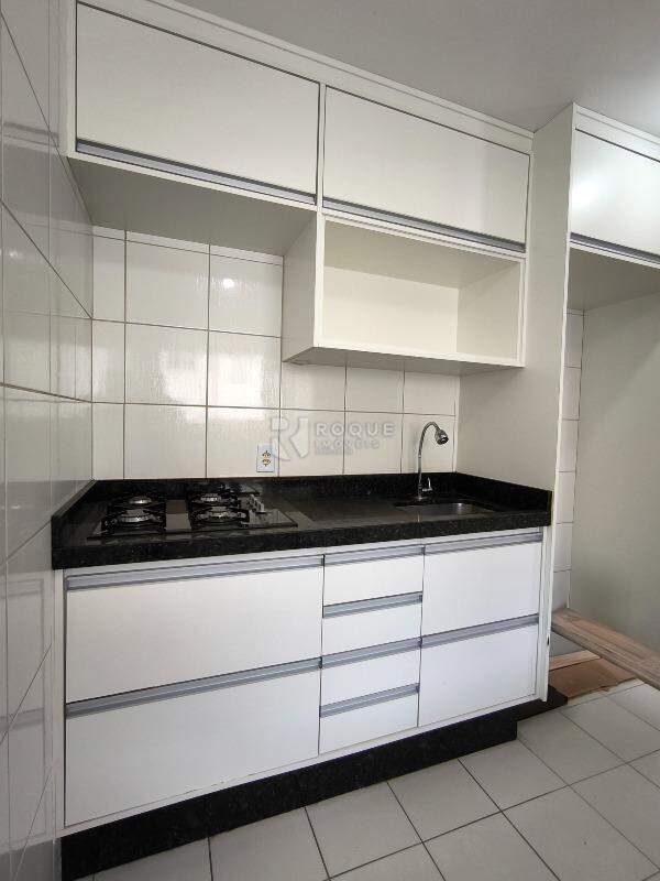 Apartamento à venda no bairro Residencial Rubi: COZINHA
