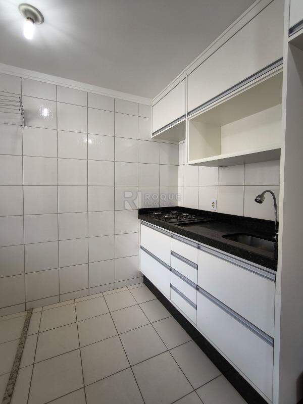Apartamento à venda no bairro Residencial Rubi: COZINHA