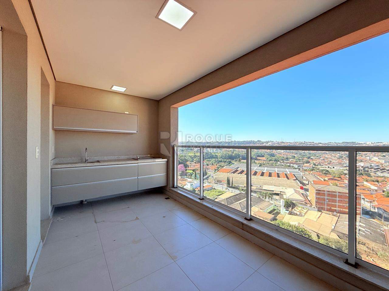 Apartamento para aluguel no bairro Vila Primavera: Sacada