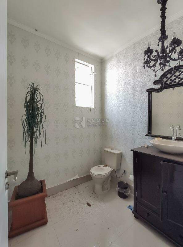 Salão para aluguel no bairro Jardim Santa Cecília: WC social segundo andar 
