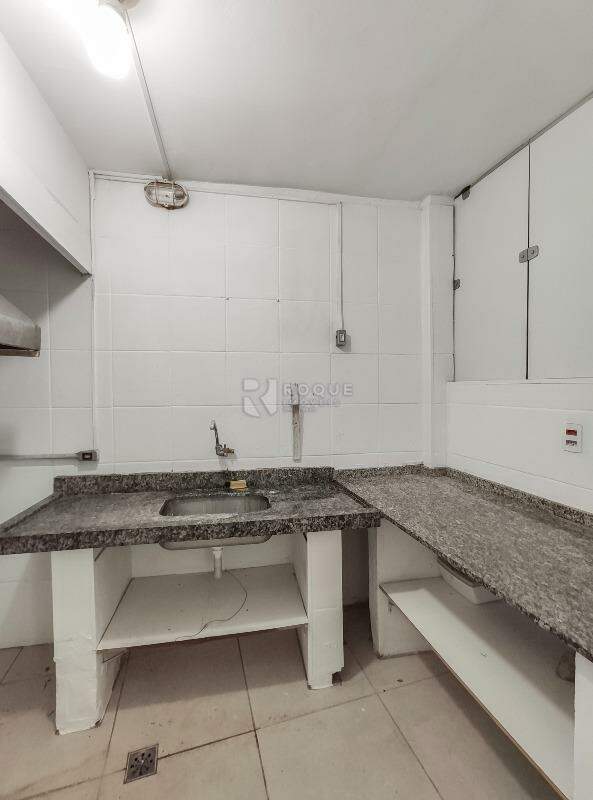 Salão para aluguel no bairro Jardim Santa Cecília: Copa 