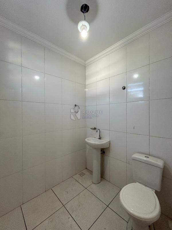 Salão para aluguel no bairro Jardim Residencial Santa Amália: WC social 
