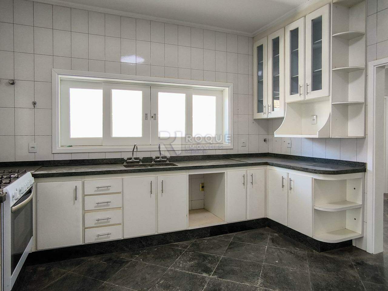 Casa em condomínio à venda no bairro Villa San Marino: COZINHA