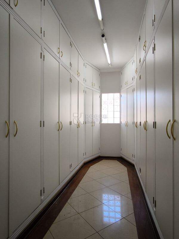 Casa em condomínio à venda no bairro Villa San Marino: CLOSET SUÍTE MASTER