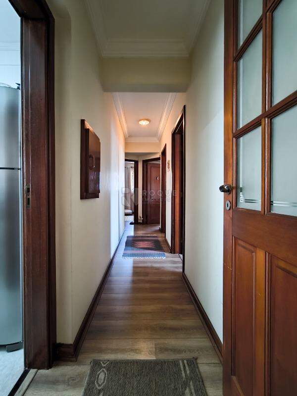Apartamento à venda no bairro Centro: CORREDOR INTERNO