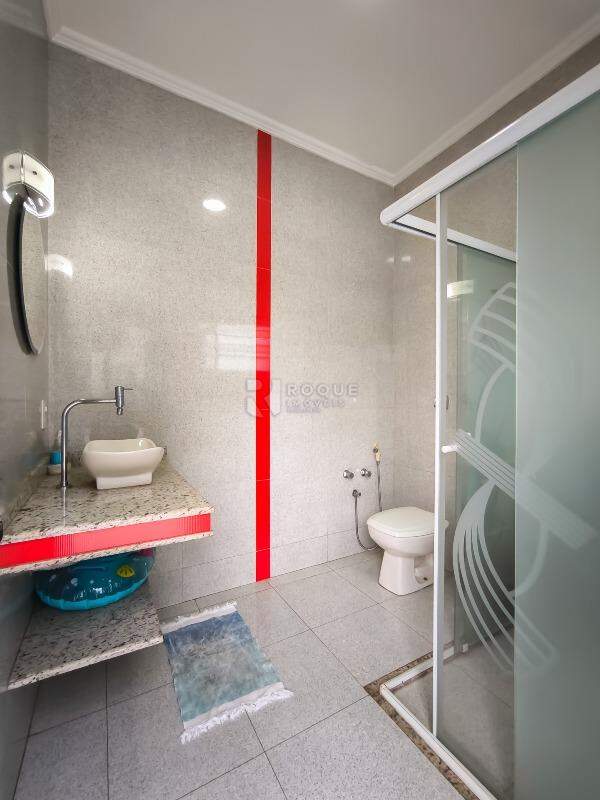 Casa Residencial à venda no bairro JARDIM PLANALTO: BANHEIRO SOCIAL EXTERNO