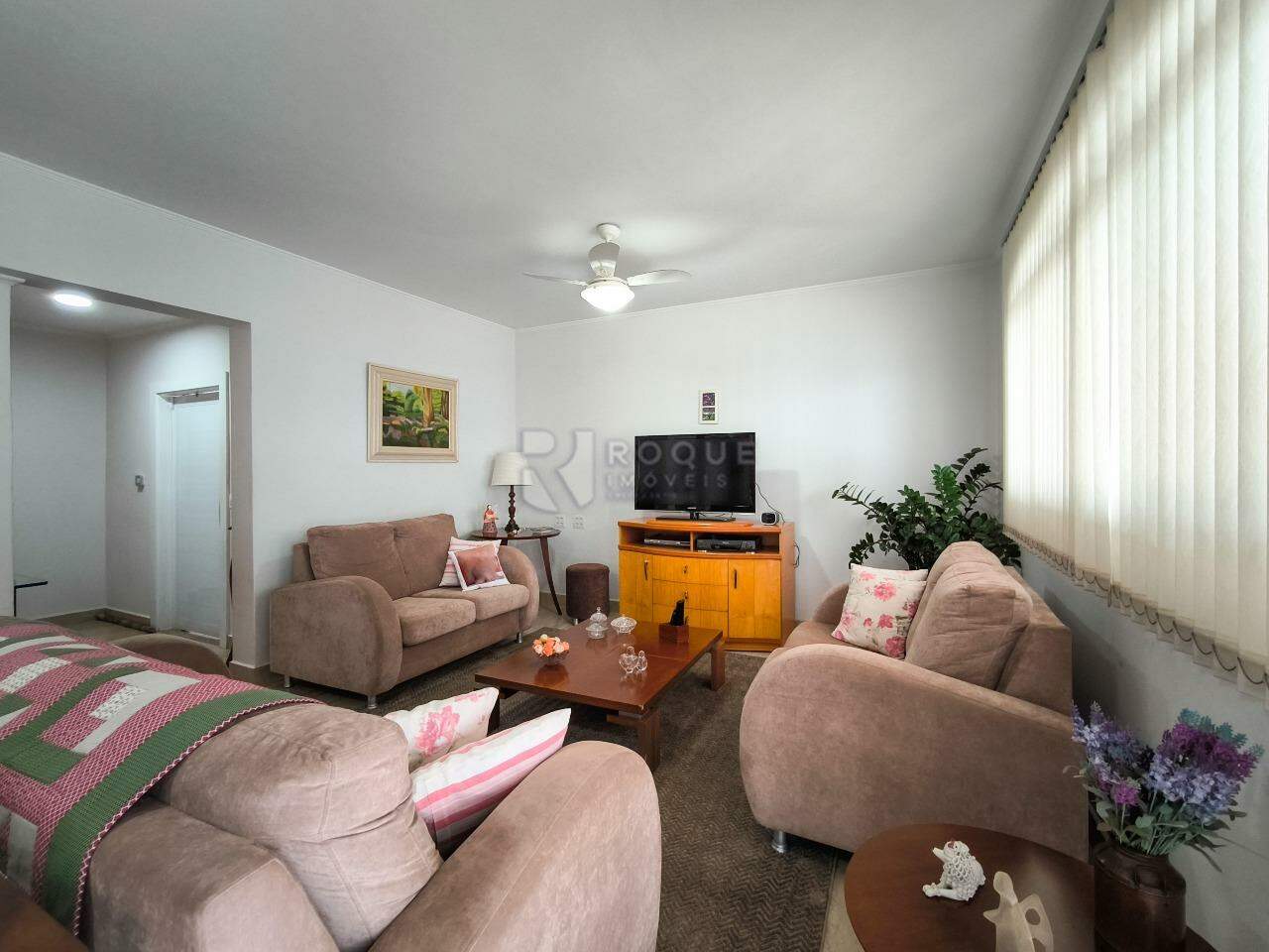 Casa Residencial à venda no bairro JARDIM PLANALTO: SALA DE ESTAR