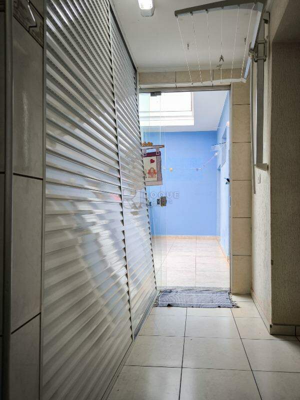 Casa Residencial à venda no bairro JARDIM PLANALTO: ÁREA DE SERVIÇO