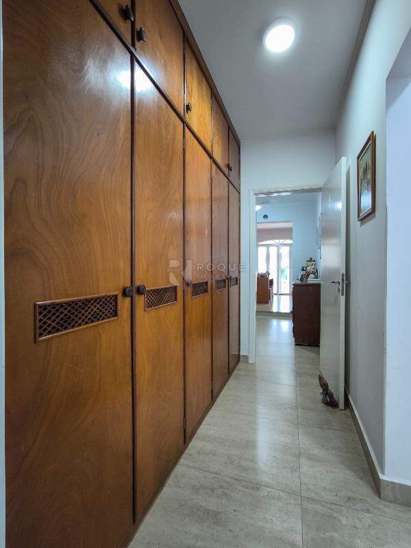 Casa Residencial à venda no bairro JARDIM PLANALTO: ROUPEIRO