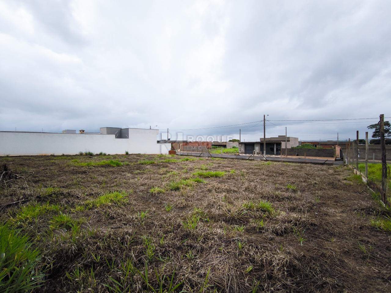 Terreno à venda no bairro Residencial Portal das Torres: 