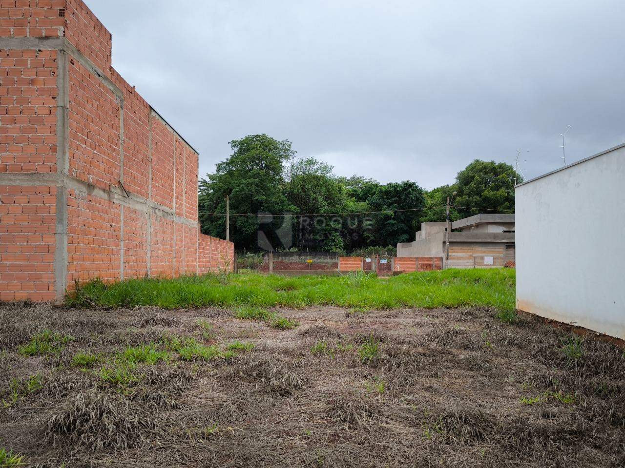 Terreno à venda no bairro Residencial Portal das Torres: 