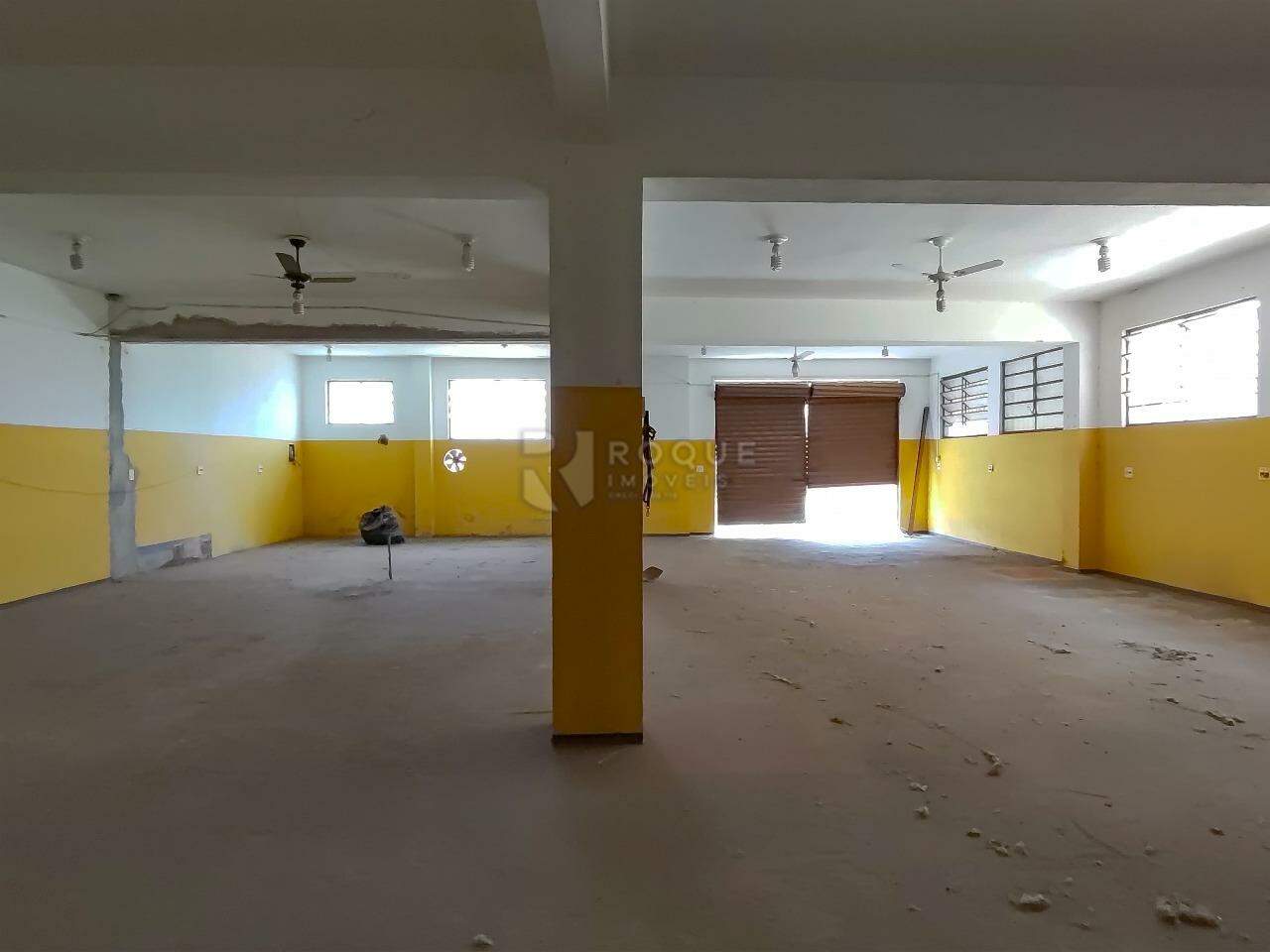 Salão para aluguel no bairro Jardim Nova Europa: Estacionamento